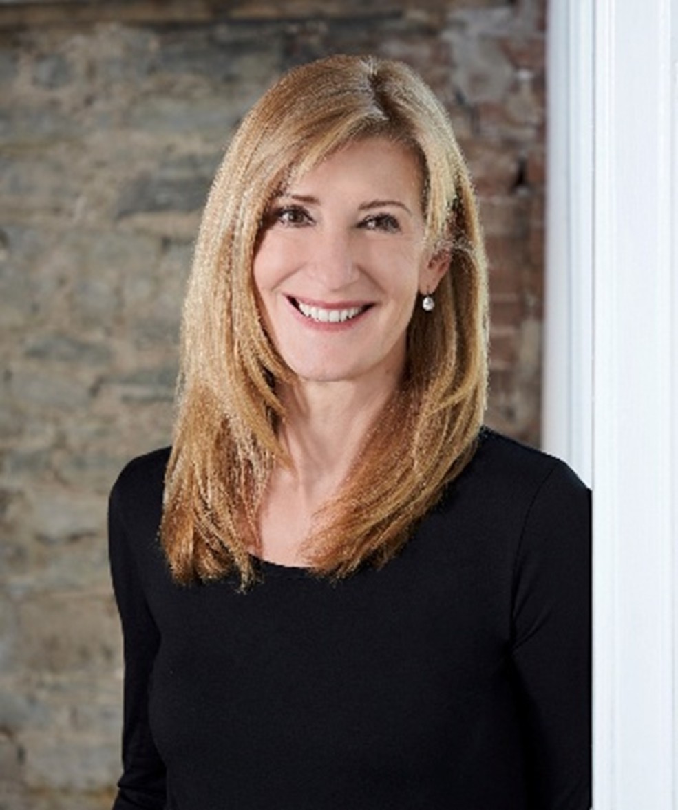 Dr. Diana Velikonja